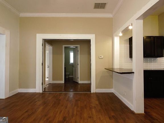 5th image of 2191 Palm St