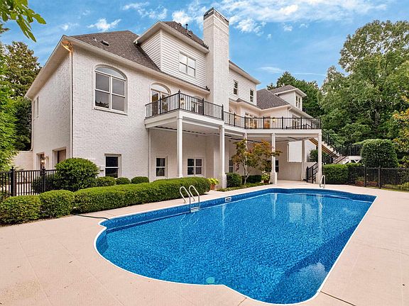 4th image of 7713 Kenmore Pl