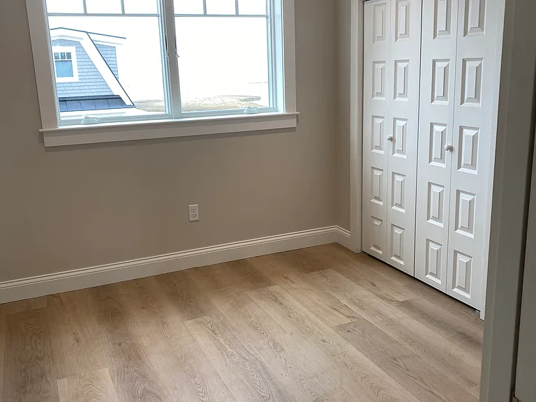 Queen bedroom with marsh view