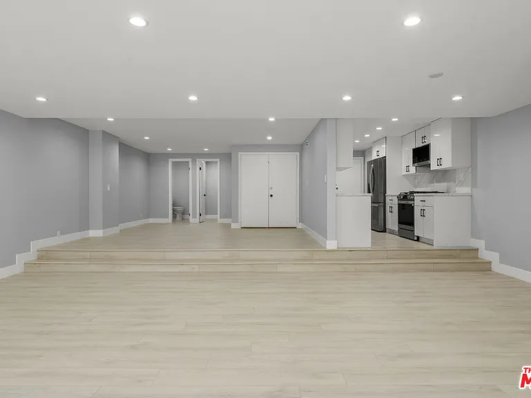 441 N Oakhurst Dr #206 — Photo 3
