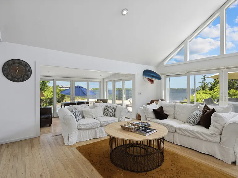 726 Flying Point Rd — Photo 8