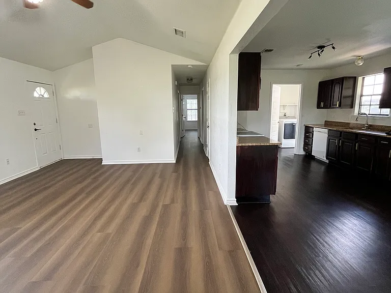 living room/dining/kitchen