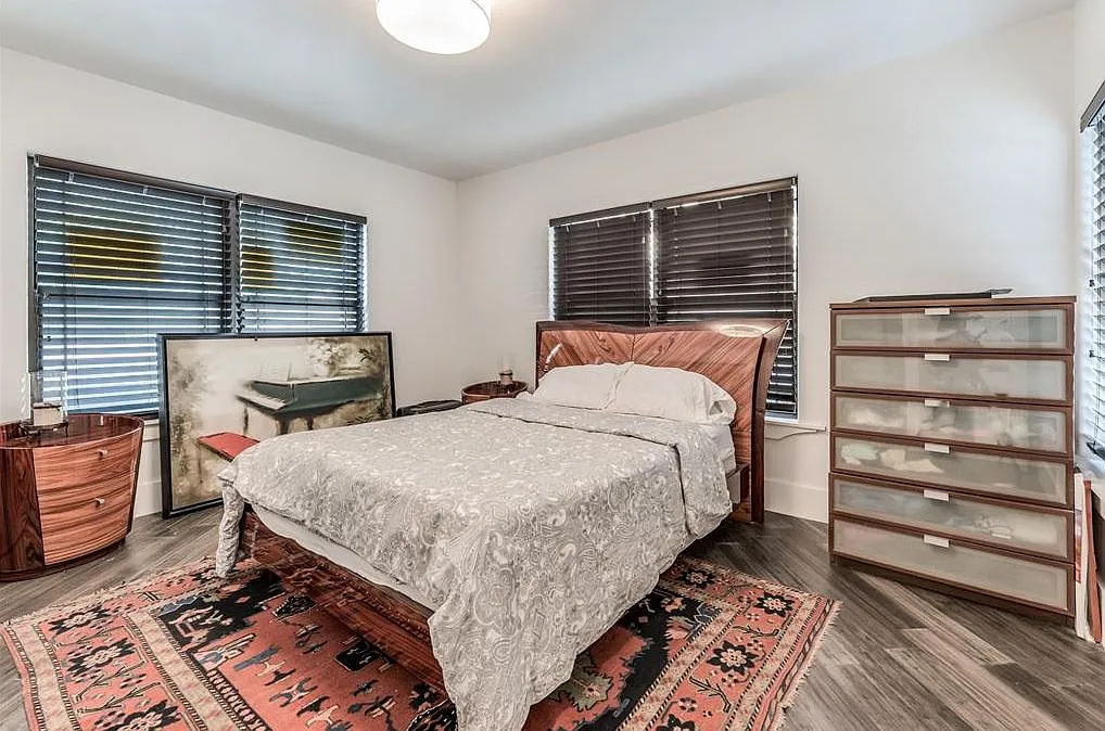 1 bed, 1500 sqft, $2,100 — Photo 3