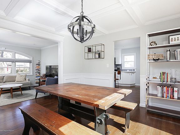 5th image of 34 N Park Ave