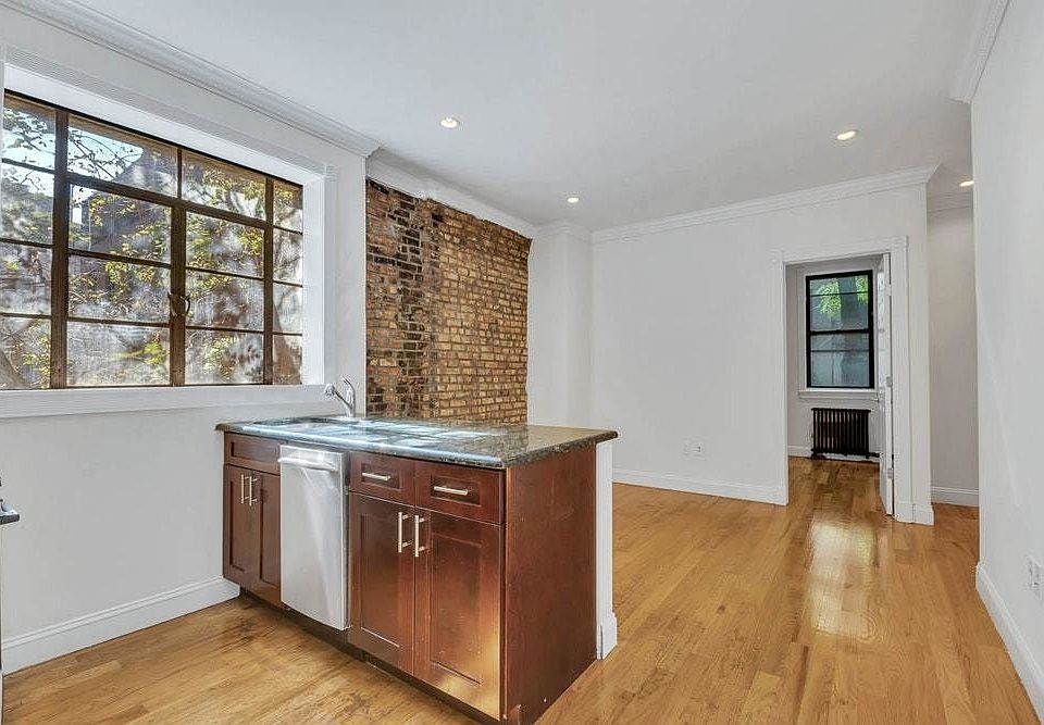 1st image of 7 Cornelia St APT 2C