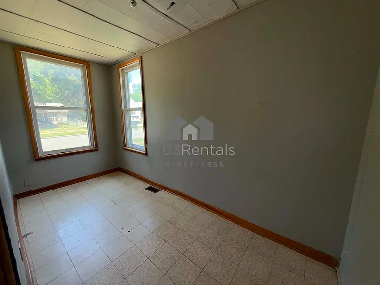 1405 Baltimore Ave — Photo 23