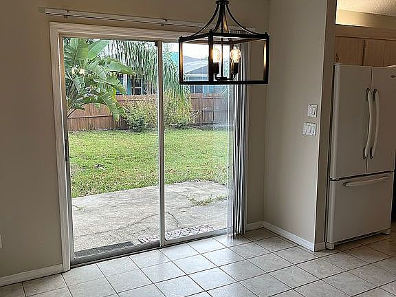 5th image of 3313 Sabal Palm Dr