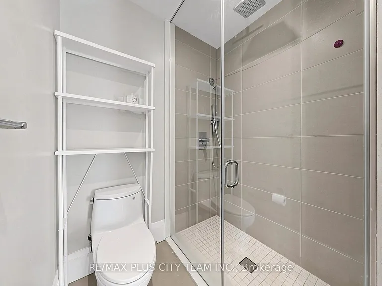 29 Queens Quay E #Townhouse 122 — Photo 24