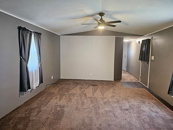 5th image of 128 Railroad Ave