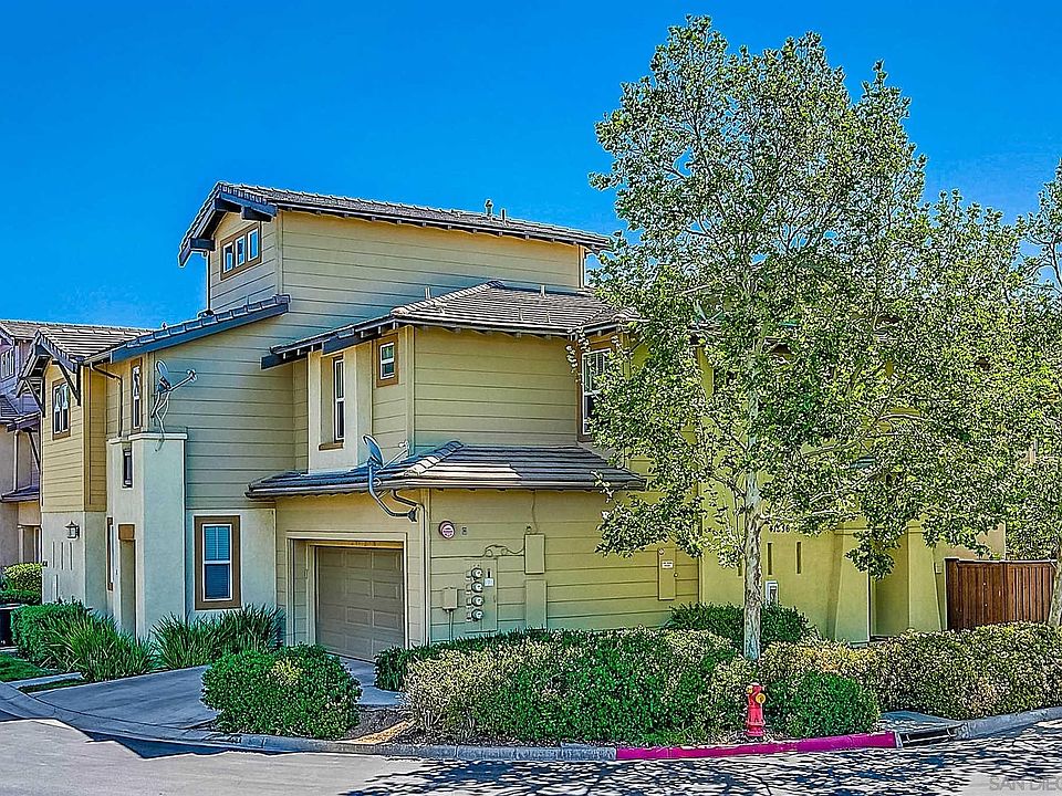 1st image of 41546 King Palm Ave Unit 3
