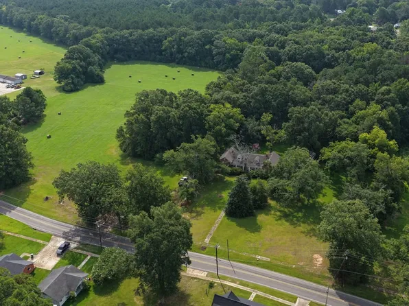 564 N Columbus Ave, Louisville, MS 39339