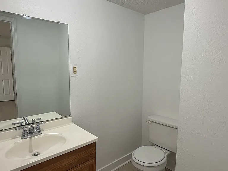 341 East Dr — Photo 7