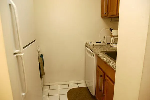 Rented by RELO REDAC INC. | media 32