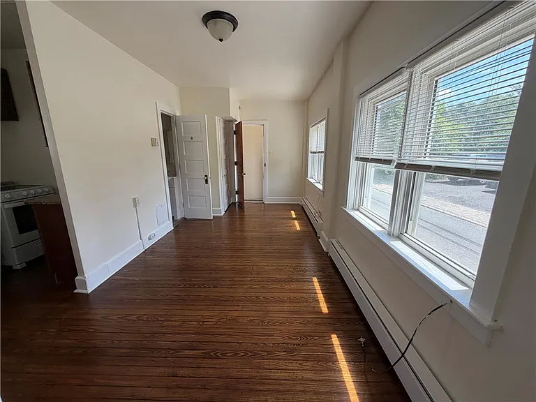 214 N Saint Cloud St #4 — Photo 2