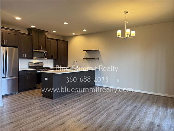 4th image of 6916 Lennon Ln NE #B