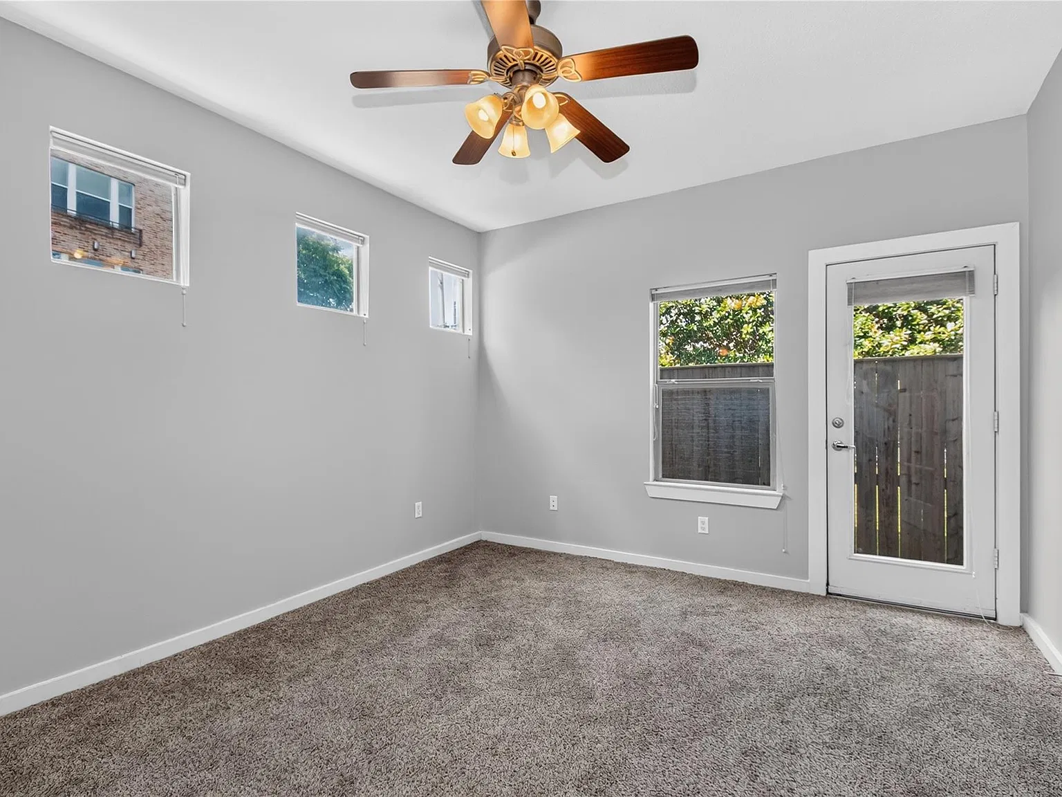 3 bed, 2.5 bath, 1812 sqft, $2,700 — Photo 4