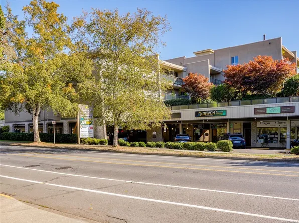 1545 Pandora Ave #206, Victoria, BC V8R 6R1