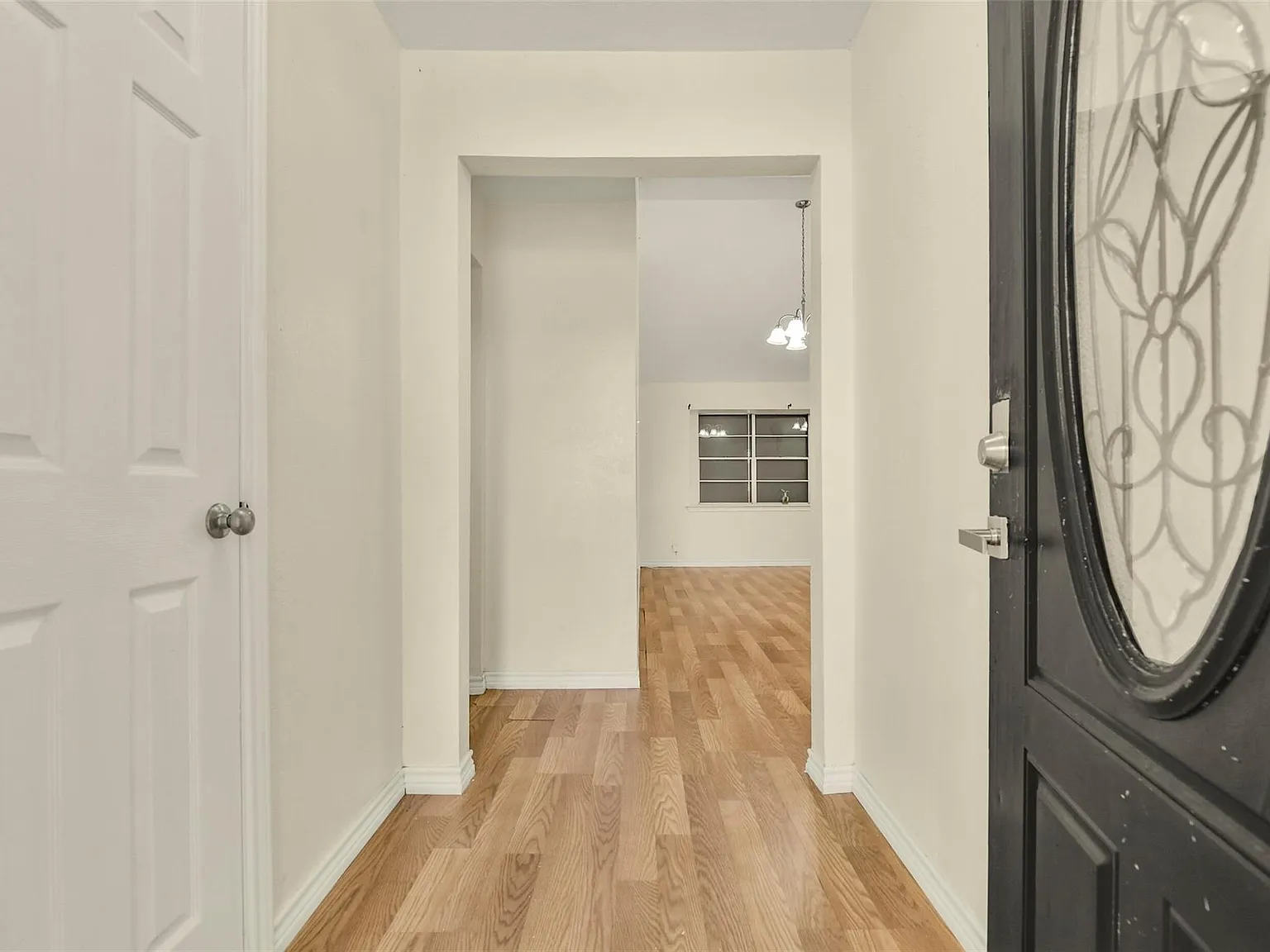3 bed, 2.0 bath, 1224 sqft, $1,700 — Photo 4