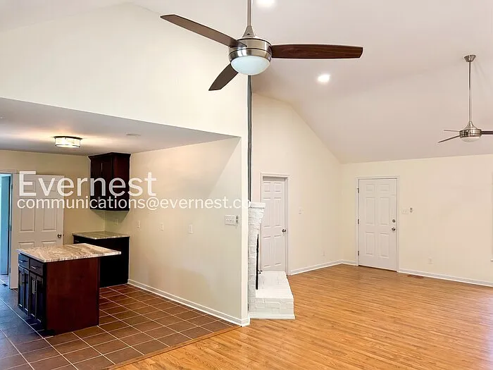 2581 Glenridge Ct — Photo 6