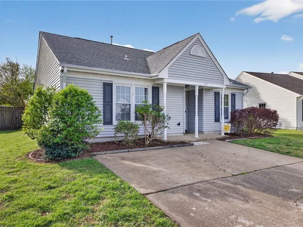 819 Avatar Dr, Virginia Beach, VA 23454