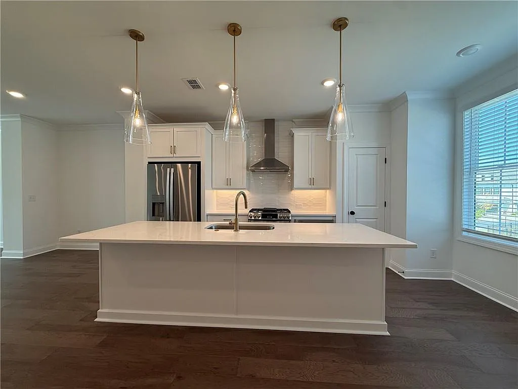 3 bed, 3.5 bath, 1893 sqft, $2,595 — Photo 3