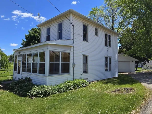335 East Elm Street, Lancaster, WI 53813