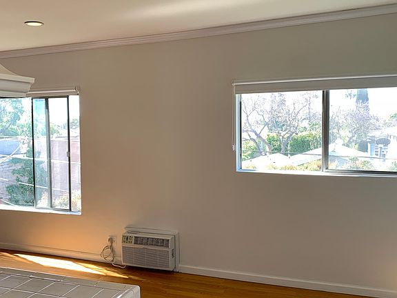 3rd image of 7606 Hampton Ave APT 10