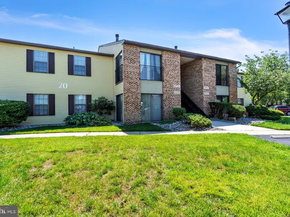 154-B Birchfield Ct, Mount Laurel, NJ 08054