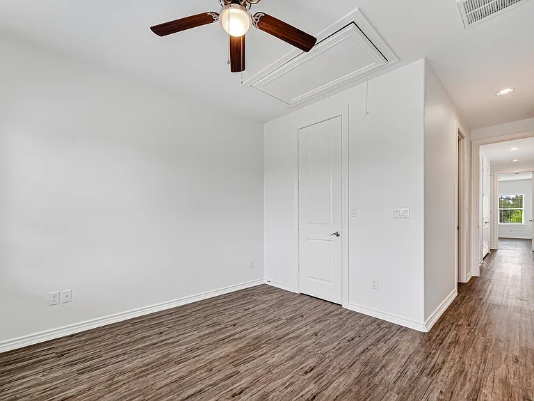 3247 Real St #B — Photo 17