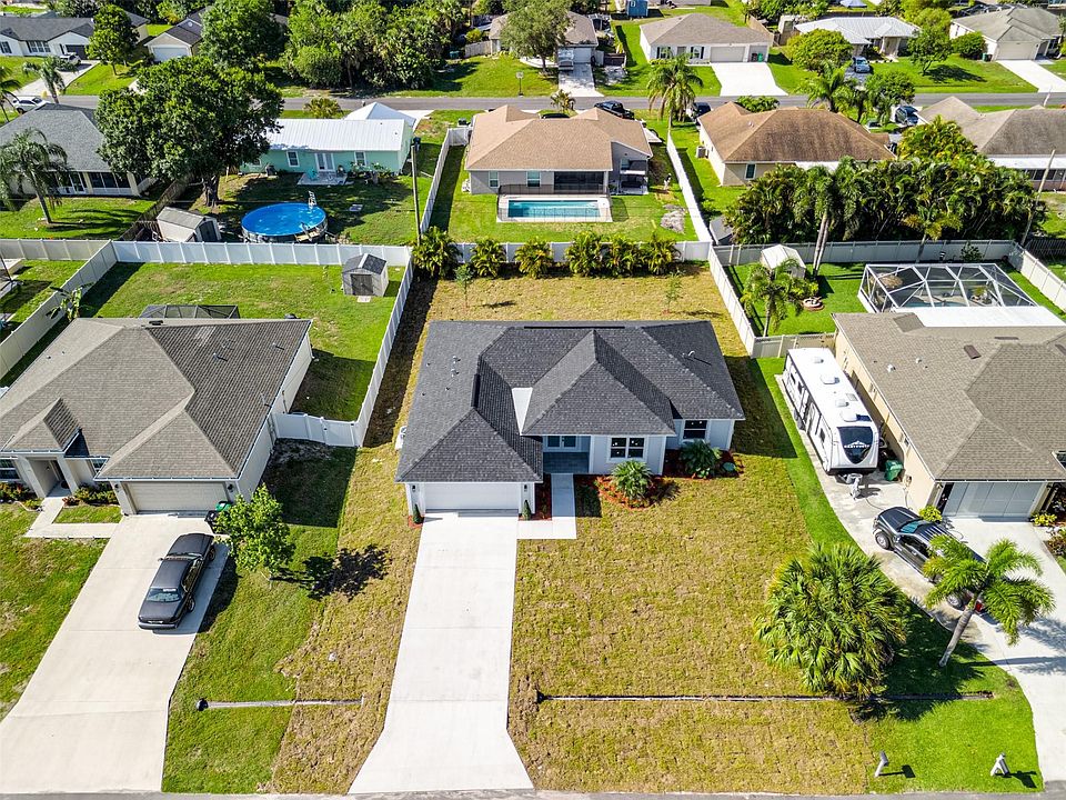 1st image of 1014 SW Fisherman Avenue