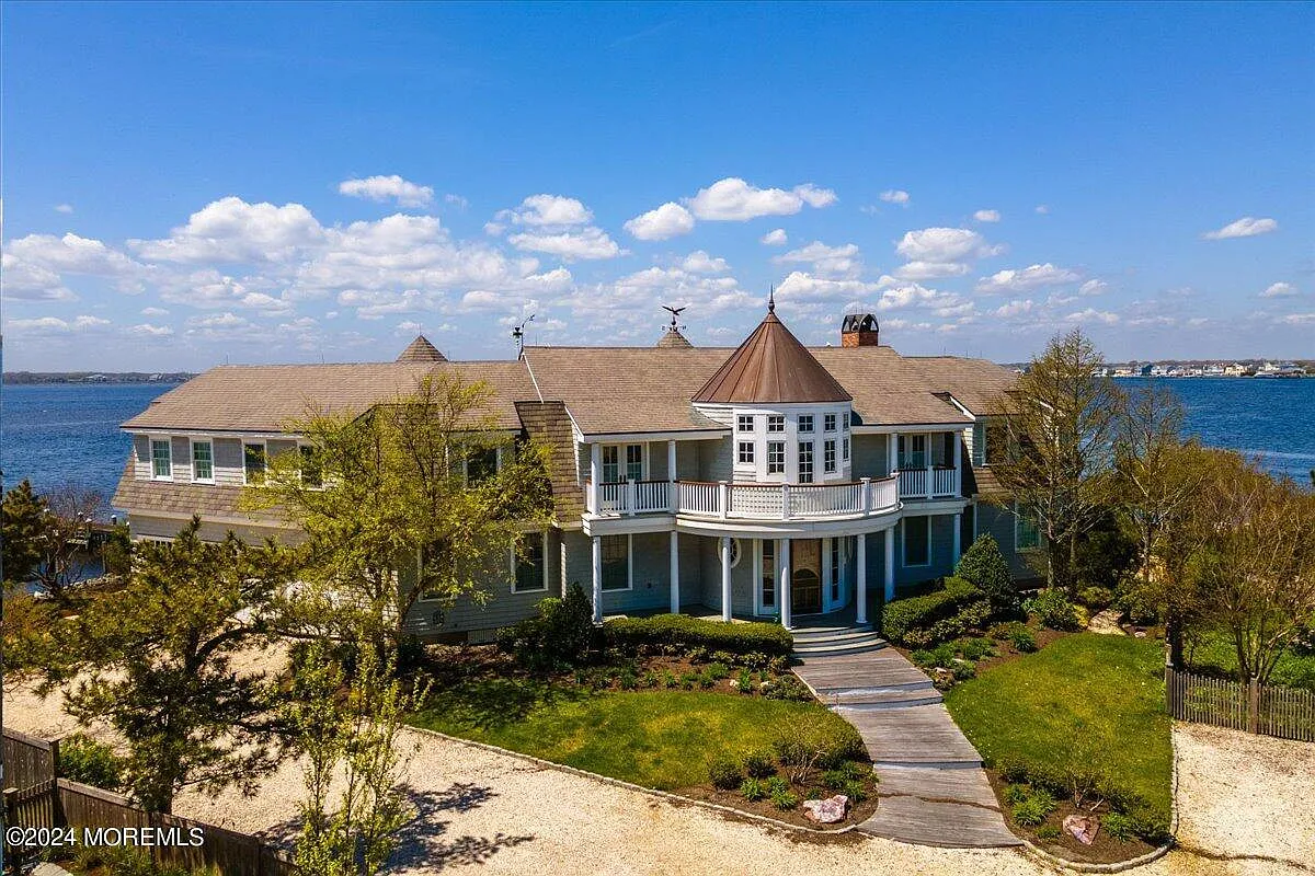 6 bed, 7.5 bath, 6659 sqft, $30,000 — Photo 3