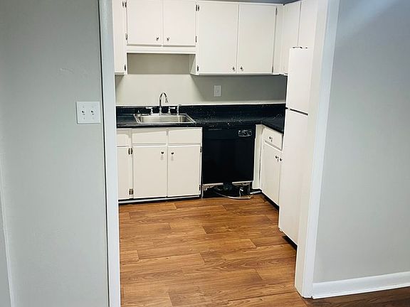 3rd image of 457 White Dr Unit A8