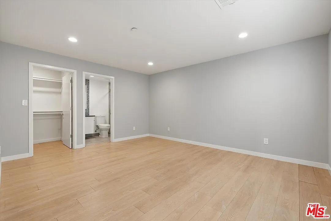 3 bed, 3.5 bath, 1972 sqft, $4,995 — Photo 4