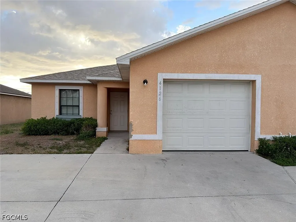 3 bed, 2.0 bath, 1209 sqft, $1,800 — Photo 1