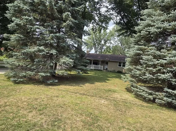 1835 Schneider St NW, North Canton, OH 44720