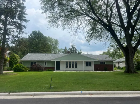 218 Cedar Brook Ln, Sandusky, OH 44870