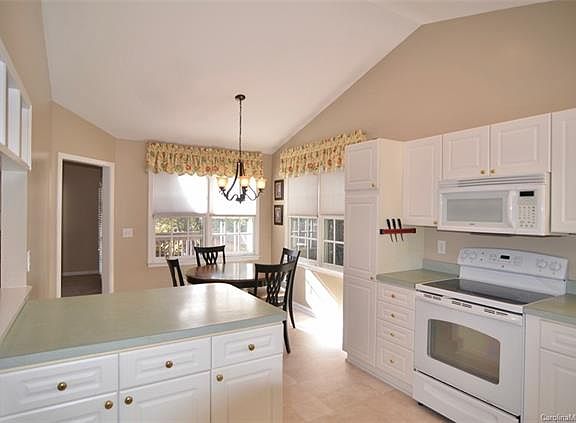 5th image of 4613 Jamesville Dr