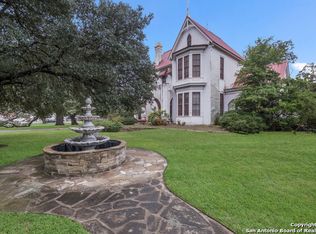 345 E Travis St, La Grange, TX 78945