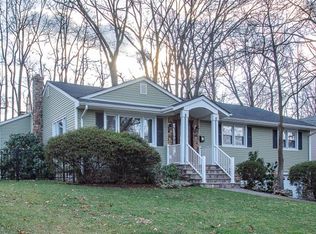26 Leone Ct, Glen Rock, NJ 07452