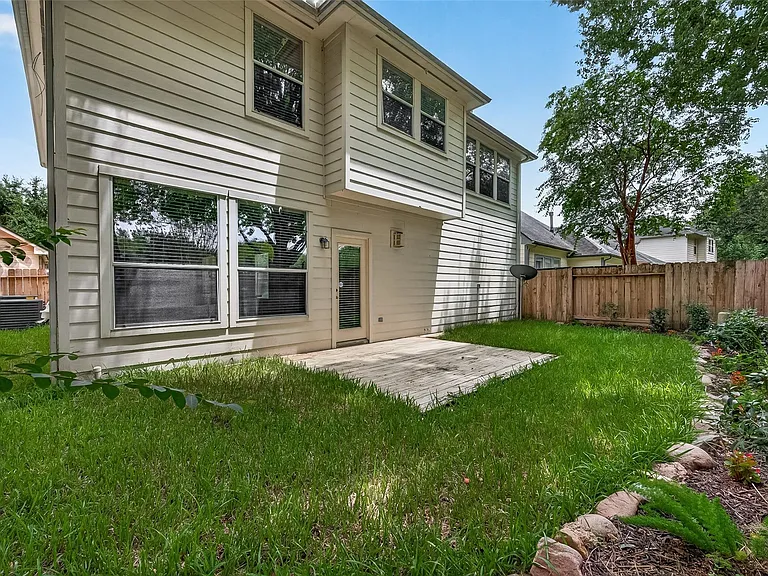 6118 Breezy Hollow Ln — Photo 49