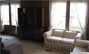 2nd image of 3 Roberts Rd
