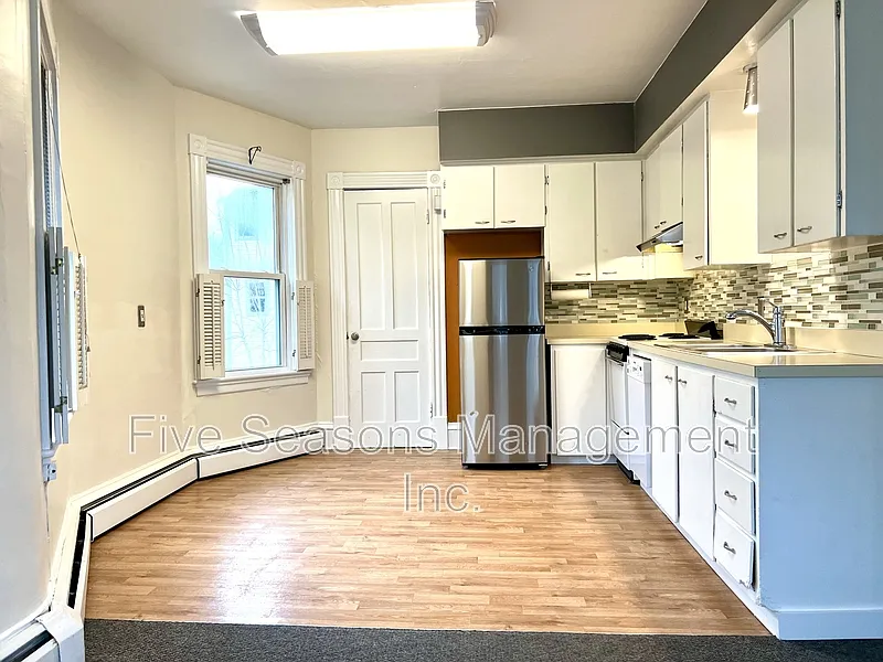 Studio, 1.0 bath, 450 sqft, $1,450 — Photo 2