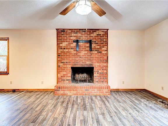 5th image of 128 Waterway Dr