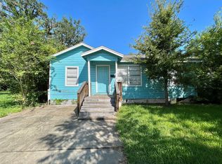 150 Huisache St, Lake Jackson, TX 77566