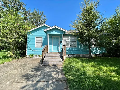 150 Huisache St Photo 1