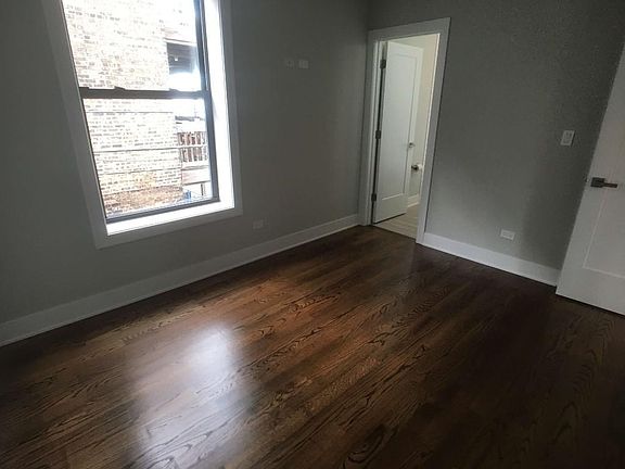 4th image of 1472 W Summerdale Ave #1325