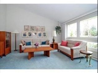 2760 Crawford Ave, Evanston, IL 60201