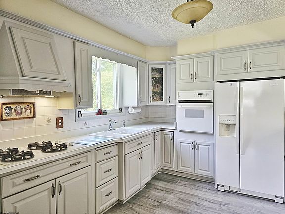 5th image of 292 Saint Francis Way