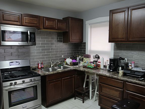 5th image of 1718 N Laramie Ave #1