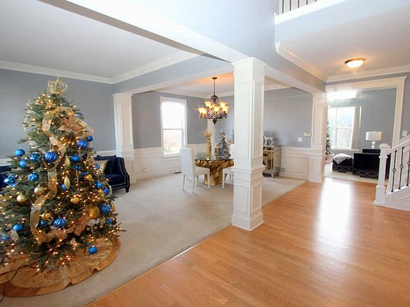 2nd image of 2410 Vivaldi St